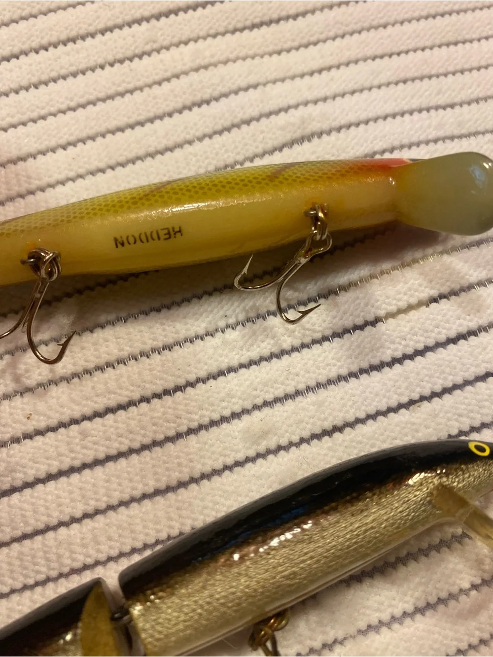 Fishing Lure Pack - Yellow and Silver Hard Bait Set